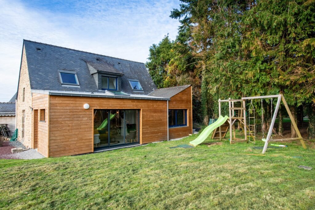 extension de maison contemporaine avec agrandissement en bois