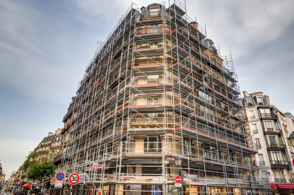 rénovation appartement Paris contraintes bâtiment ancien
